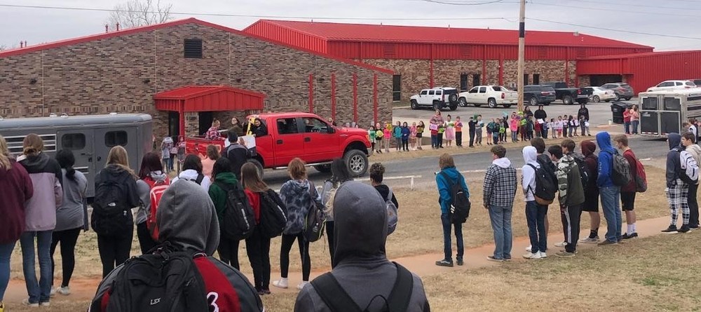 Ninnekah Students Support OYE Participants in Parade Send Off