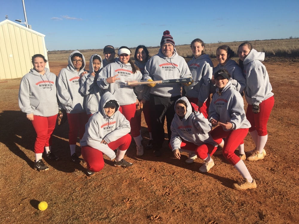 Shoemake Gets 100th Softball Win as Coach